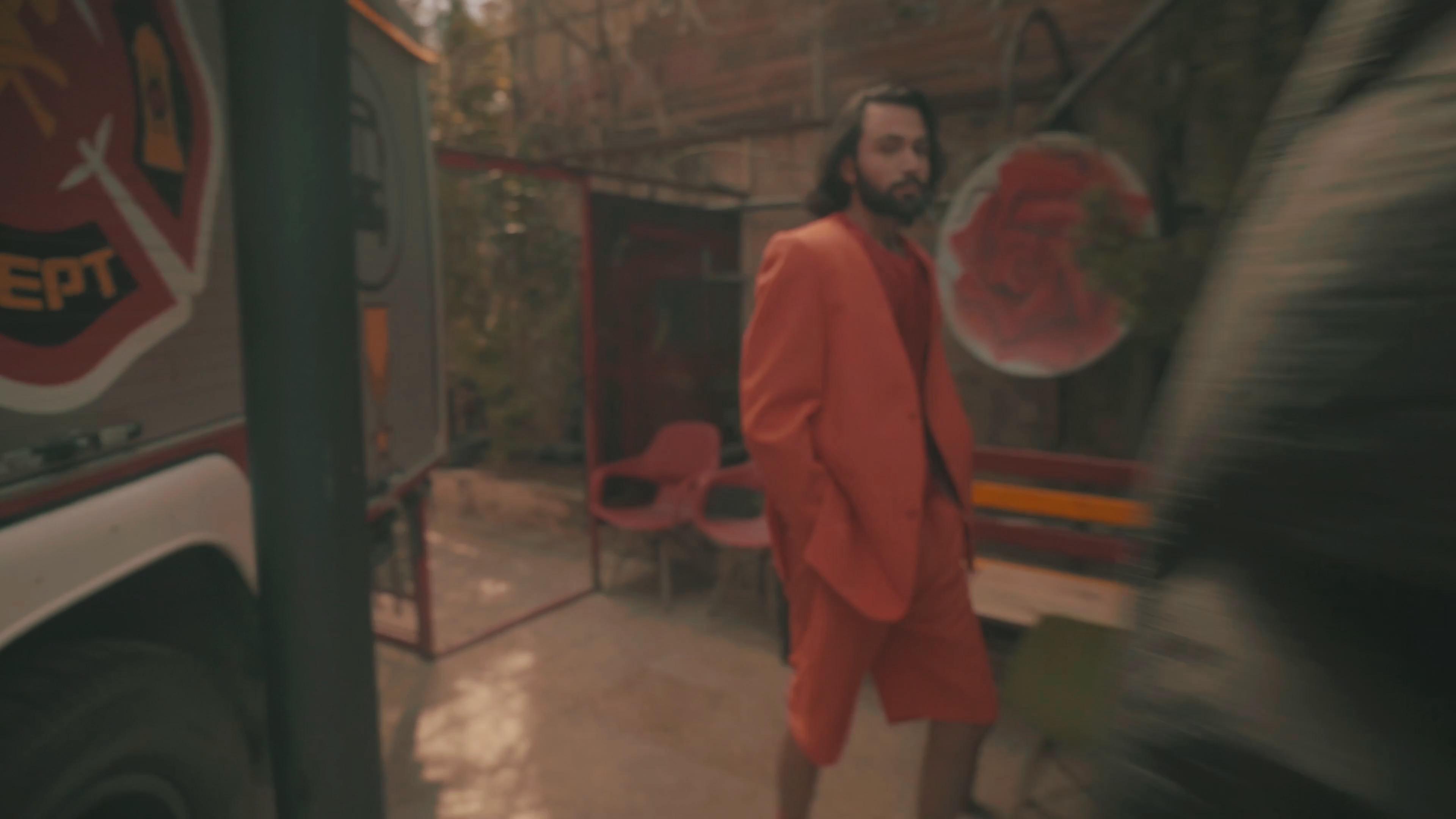 FASHION STYLIST | CREATIVE DIRECTOR